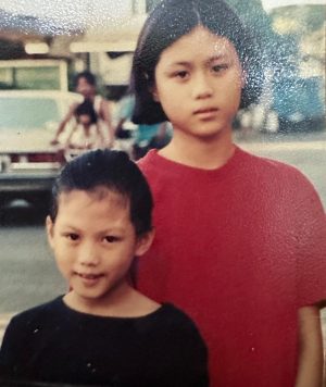 Alex Gonzaga Instagram - Kapag binabalikan ko ang mga school days ko alam nyo ito ang hindi ko malimutan. Nung grade 5 ako, naging yaya ko ang ate. Every morning sya ang gigising sakin, luto breakfast at magiinit ng tubig pampaligo. Nung nagkaroon sya ng isang raket after a long while without any hesitation she gave my mom all her talent fee nung malaman nya hindi ako makakapagexam. I am blessed to have my one and only sister. #LinkinmyBio