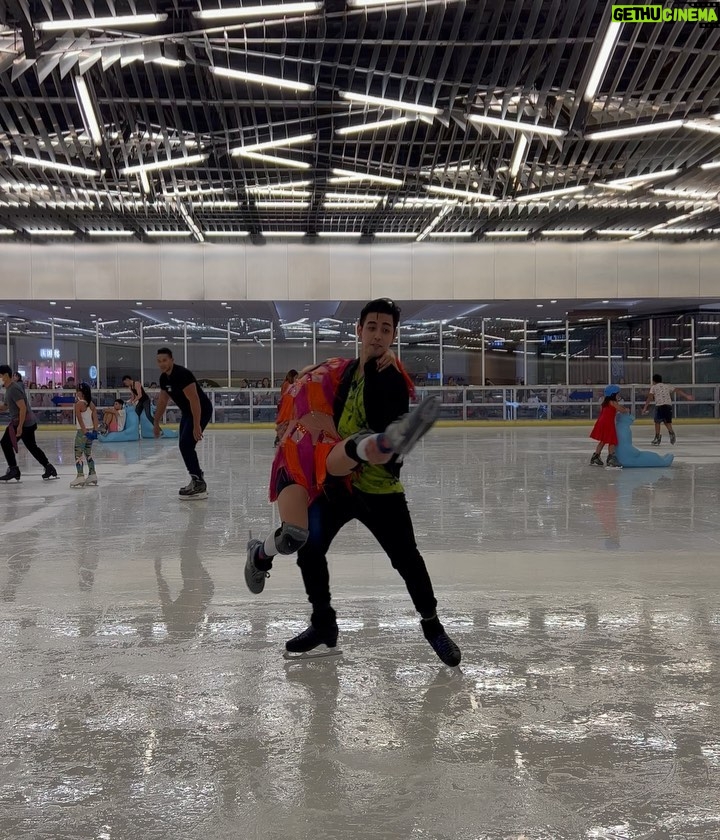 Alex Gonzaga Instagram - New VLOG! Annnd We became ice skating olympians! 😂 Thank you for making time for me @eruption23 and to our pinoy pride @mz_viral 🫶🏼 #Linkinmybio