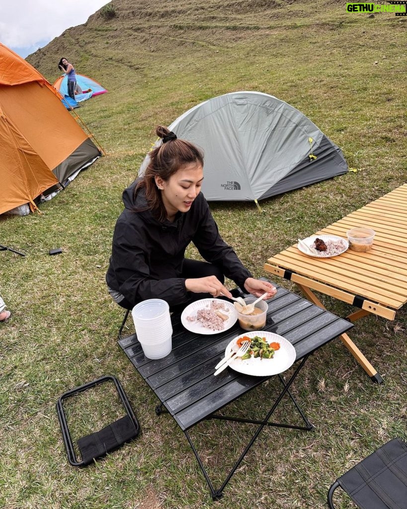Alex Gonzaga Instagram - New VLOG! 2 day hike and camping in mt Ulap!! #Linkinmybio Mt. Ulap, Ampucao, Itogon, Benguet