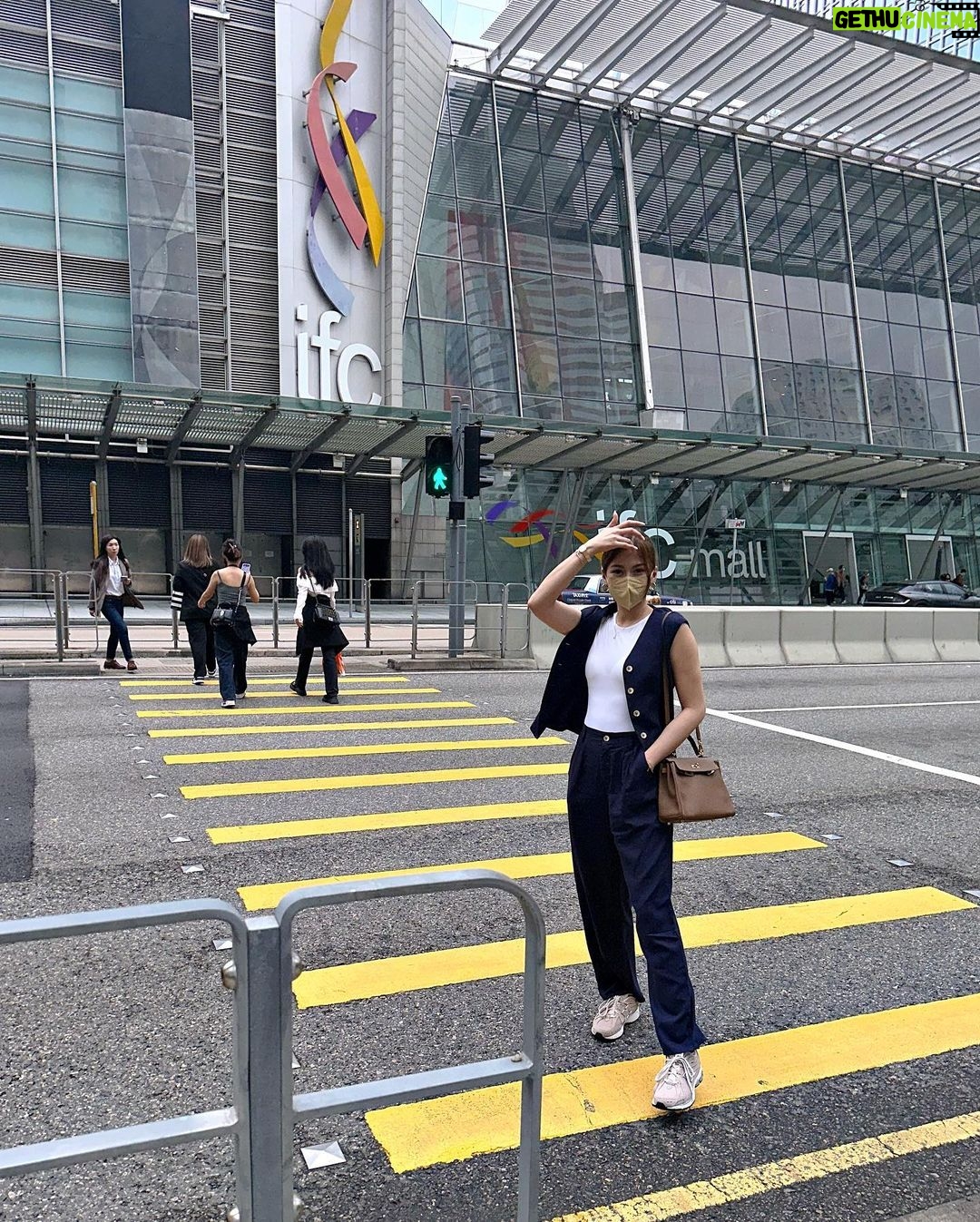 Alex Gonzaga Instagram - NEW VLOG! We are back in HONGKONG!!! Ang saya magHK nakakuha kami ng murang flight! #LinkinmyBio