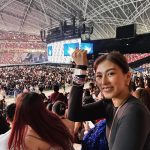 Alex Gonzaga Instagram - THANK YOU ate and kuya paul for my ERAS ticket!!! My top 3 fave era are RED, REPUTATION AND 1989! I can still remember my 20 yr old self singing along with Taylor in my room all the time. Lahat ng heartbreaks ko si Taylor ang sinabayan ko kumanta kaya buti kasama ko na ngayon si Mikee. Sa dulo ng show nagpalit ng eras merch asawa ko hindi lang dahil swiftie na sya but sweaty na din! 😭😂 National Stadium, Singapore