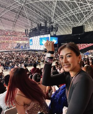 Alex Gonzaga Instagram - THANK YOU ate and kuya paul for my ERAS ticket!!! My top 3 fave era are RED, REPUTATION AND 1989! I can still remember my 20 yr old self singing along with Taylor in my room all the time. Lahat ng heartbreaks ko si Taylor ang sinabayan ko kumanta kaya buti kasama ko na ngayon si Mikee. Sa dulo ng show nagpalit ng eras merch asawa ko hindi lang dahil swiftie na sya but sweaty na din! 😭😂
