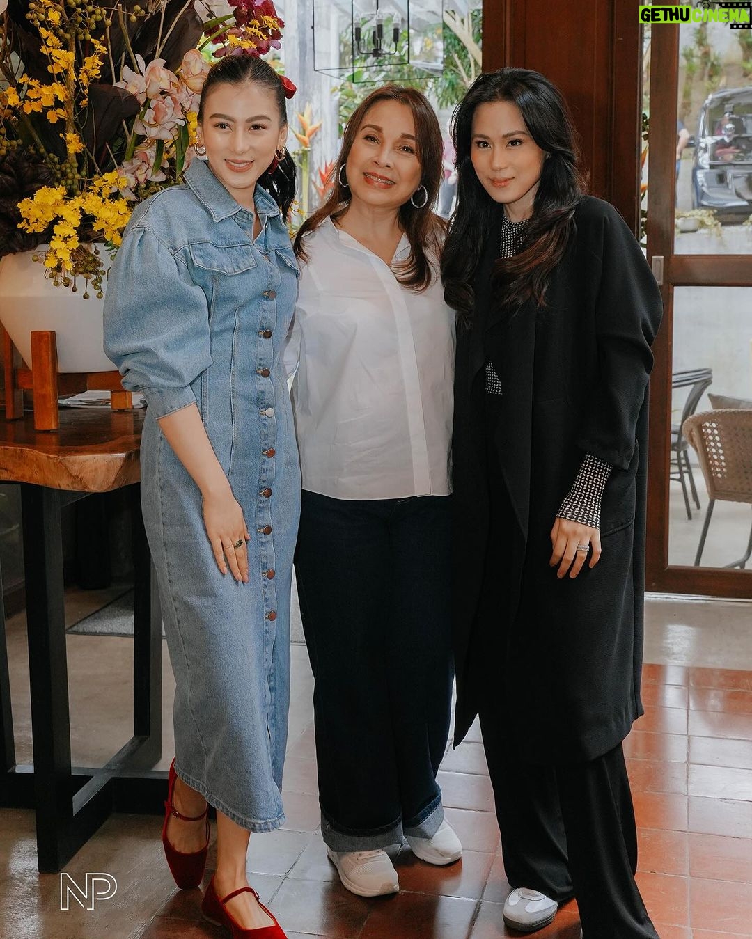 Alex Gonzaga Instagram - Nung bata ako NEVER ko maimagine i’ll be having a joint birthday celebration with the Loren Legarda! Pinapanood ko lang sya dati at iniisip “masyado matalino at magaling to dehins ko to magiging friend” but look at us now! Happiest birthday to my mommy lods! One of the biggest blessings i got is finding not just a friend but a mommy in you! I still can’t believe i can just text and call you anytime. Love you and thank you for welcoming my whole family and friends in your life! Praying for more blessings, best health, wisdom and dahil part nako ng buhay mo more kajologan this year! 🫣😛 @iamlorenlegarda 📸: @niceprintphoto The Fatted Calf PH