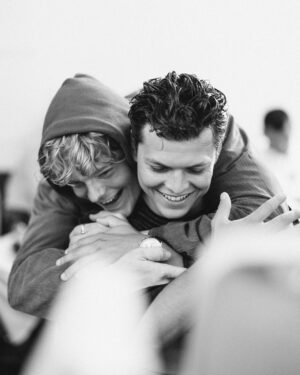 Alex Høgh Andersen Instagram - I salute you @soerenleschmidt - what a fun evening. Your endless creativity and hard work is incredibly inspiring to experience. 
Thanks for having me. 🖤