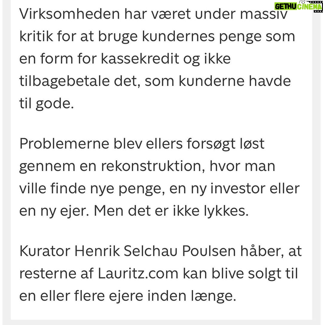 Alex Høgh Andersen Instagram - Vi har brug for hjælp ❤️🩹 Lauritz.com er gået konkurs og de skylder Ungdommens Røde Kors 695.800 kr. De er indefrosset og væk. Det er ufatteligt mange midler for en så lille organisation som URK. De midler udgør en altafgørende støtte til en masse udsatte børn og unge som virkelig, virkelig har brug for en hjælpende hånd. De går til ferielejre, psykiatrien, døgninstitutioner, hospitalscaféer, lektiecafeer og meget, meget mere. Billederne hér viser bare nogle af de fantastiske øjeblikke jeg selv har haft med URK og deres mange tiltag. Puha, jeg kan slet ikke bære situationen og er så vred og skuffet. Derfor har vi startet en indsamling som skal prøve at ‘lukke hullet’ bare en lille smule. LINKET FINDES I MIN BIO ⤴️ Du kan også støtte via MobilePay til 41330 💙 Vi har brug for hjælp, så tak for dig der har lyst til at hjælpe ❤️
