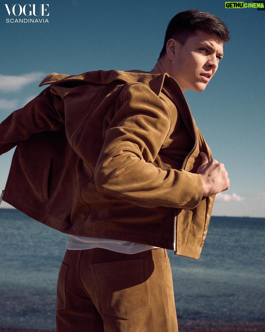 Alex Høgh Andersen Instagram - "Humour is timing. It's like music. I always want to add a little bit of humour to everything." After his meteoric rise to stardom as the roaring, sword-wielding Ivar the Boneless of Vikings, Danish actor @alexhoeghandersen is ready to flex his comedy chops with his new series Call Me Dad. We capture Alex, together with peer and pal @lucaslynggaardtonnesen – both at the most thrilling stages of their careers to date – on the sandy shores of Copenhagen. Follow the link in @voguescandinavia's bio to access the full interview and exclusive shoot. Photographed by @hassenielsenstudio Styled by @badgalsiri Talents: @lucaslynggaardtonnesen @alexhoeghandersen Hair and makeup by @kirstineengell Digital tech: @majaandersen_ Production: Britt Vinther-Jensen, @sim.Zara.lang.bim