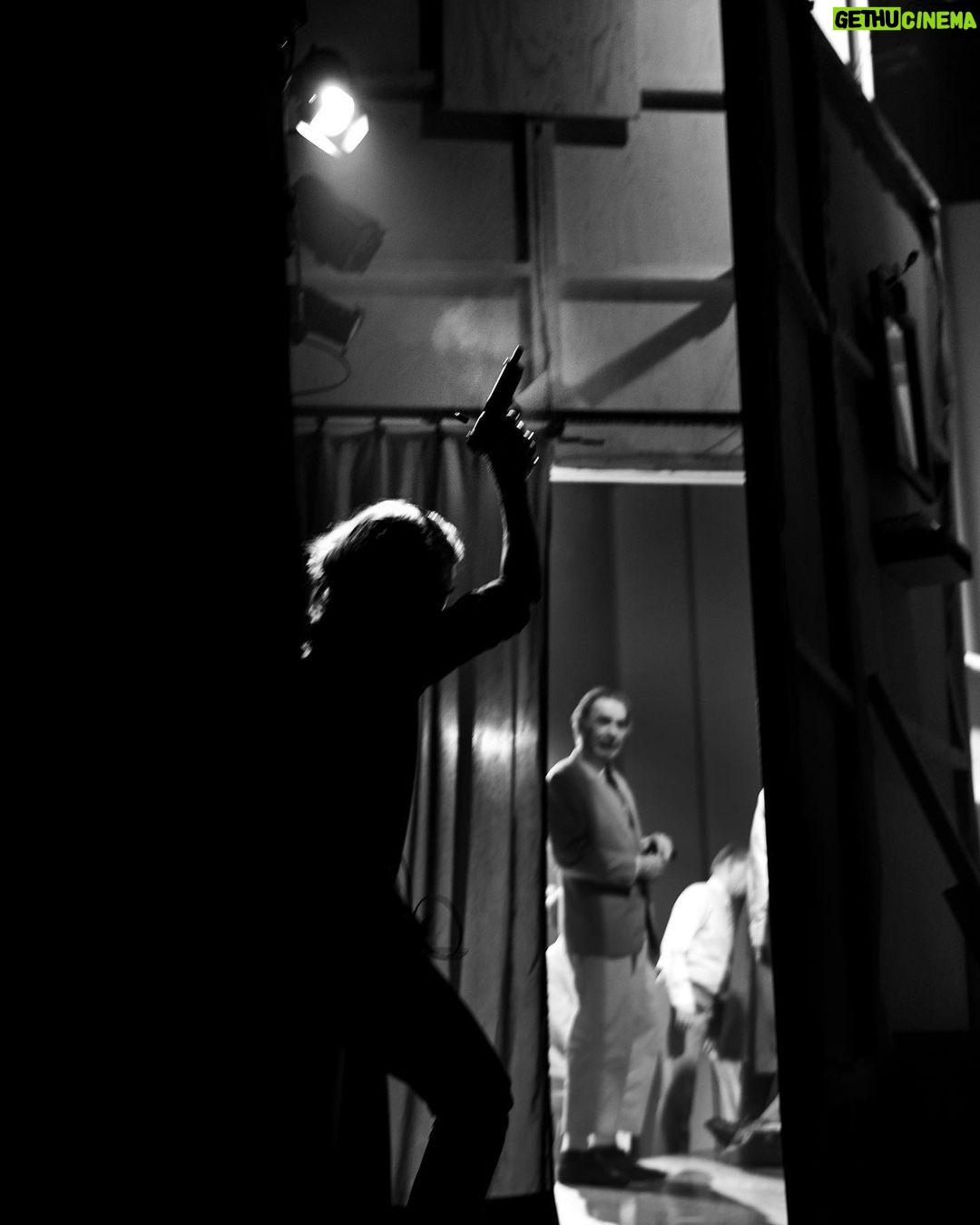 Alex Høgh Andersen Instagram - I aften har Stalins Død premiere på @noerrebroteater og jeg har fået lov til at komme bag tæppet. Teatrets backstage er et helt unikt og magisk rum og det var en sand fornøjelse at agere fluen på væggen. Tak for at lukke mig ind ✌🏼 The Death of Stalin has its grand opening night at @noerrebroteater tonight and I’ve had the pleasure of going behind the curtains following the actors in their natural habitat. Sometimes I believe the backstage can be as mysterious magical as the front stage. Thanks for letting me in ✌🏼