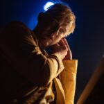 Alex Høgh Andersen Instagram - I aften har Stalins Død premiere på @noerrebroteater og jeg har fået lov til at komme bag tæppet. Teatrets backstage er et helt unikt og magisk rum og det var en sand fornøjelse at agere fluen på væggen. Tak for at lukke mig ind ✌🏼 The Death of Stalin has its grand opening night at @noerrebroteater tonight and I’ve had the pleasure of going behind the curtains following the actors in their natural habitat. Sometimes I believe the backstage can be as mysterious magical as the front stage. Thanks for letting me in ✌🏼