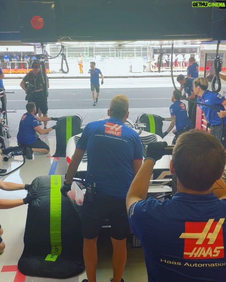 Alex Høgh Andersen Instagram - What an experience. Thanks a mill @kevinmagnussen and @haasf1team for letting me drop by the paddock and watch you race. Vamos K-Mag 🏎💨🇲🇽 Mexico City, Mexico