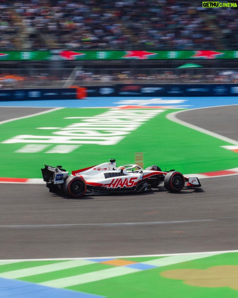 Alex Høgh Andersen Instagram - What an experience. Thanks a mill @kevinmagnussen and @haasf1team for letting me drop by the paddock and watch you race. Vamos K-Mag 🏎💨🇲🇽 Mexico City, Mexico