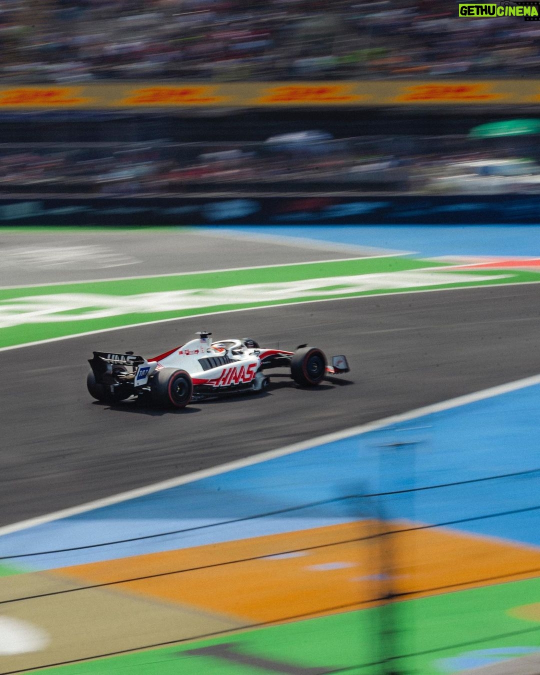 Alex Høgh Andersen Instagram - What an experience. Thanks a mill @kevinmagnussen and @haasf1team for letting me drop by the paddock and watch you race. Vamos K-Mag 🏎💨🇲🇽 Mexico City, Mexico