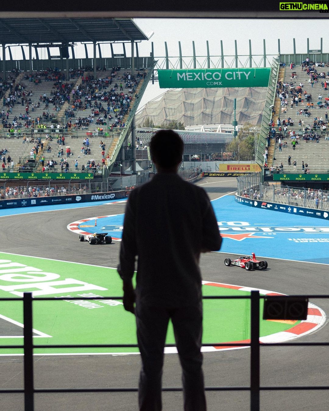Alex Høgh Andersen Instagram - What an experience. Thanks a mill @kevinmagnussen and @haasf1team for letting me drop by the paddock and watch you race. Vamos K-Mag 🏎💨🇲🇽 Mexico City, Mexico