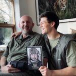 Alex Høgh Andersen Instagram - Yesterday was a very speciel one as I had the pleasure of spending the afternoon with renowned wildlife photographer and bad-ass survivor @uri_golman_official 🦁We shared stories about photography, nature, acting and life. I left Uri, his wife Helle and Uri’s helper Mer, enlightened and uplifted - and with sore cheeks from laughing. I sincerely cannot wait to read his autobiography “Wild and Fearless” on his life and death(yes you read that correctly) and a life full of passion, adventure and love. 🐘🌳 Again, yesterday was special.