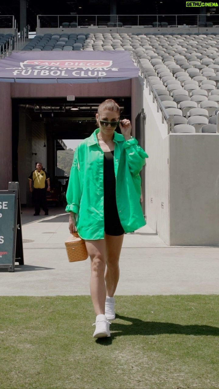 Alex Morgan Instagram - One more before duty calls🫡 GAMEDAY // 7PM PST // Paramount+