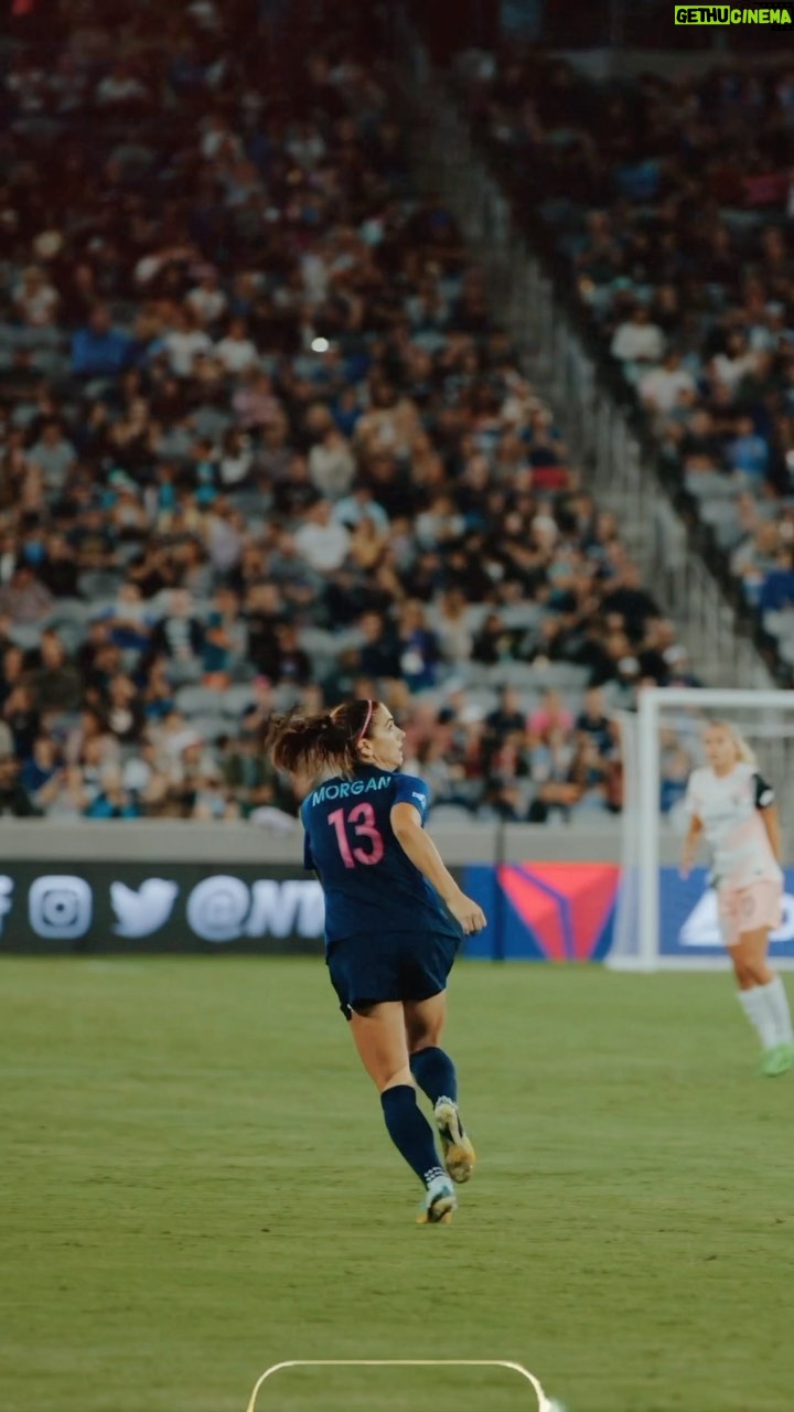 Alex Morgan Instagram - Energy up, bringing my A-game everyday💪🏼 Good nutrition and organic protein for the win! Thanks @drinkorgain for being there when I need it the most. @sandiegowavefc #drinkorgain #orgain #EnergyFTW