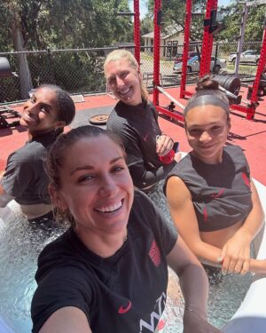 Alex Morgan Instagram - Gone camping⛺️