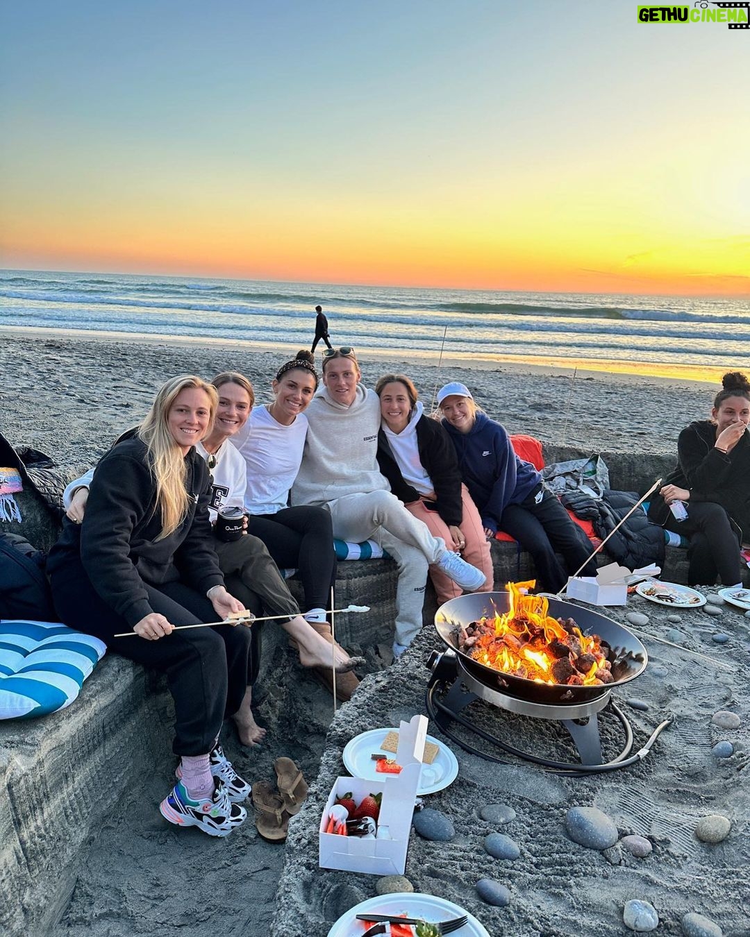 Alex Morgan Instagram - In the recents album🤗