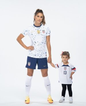 Alex Morgan Instagram - New kits same ‘tude