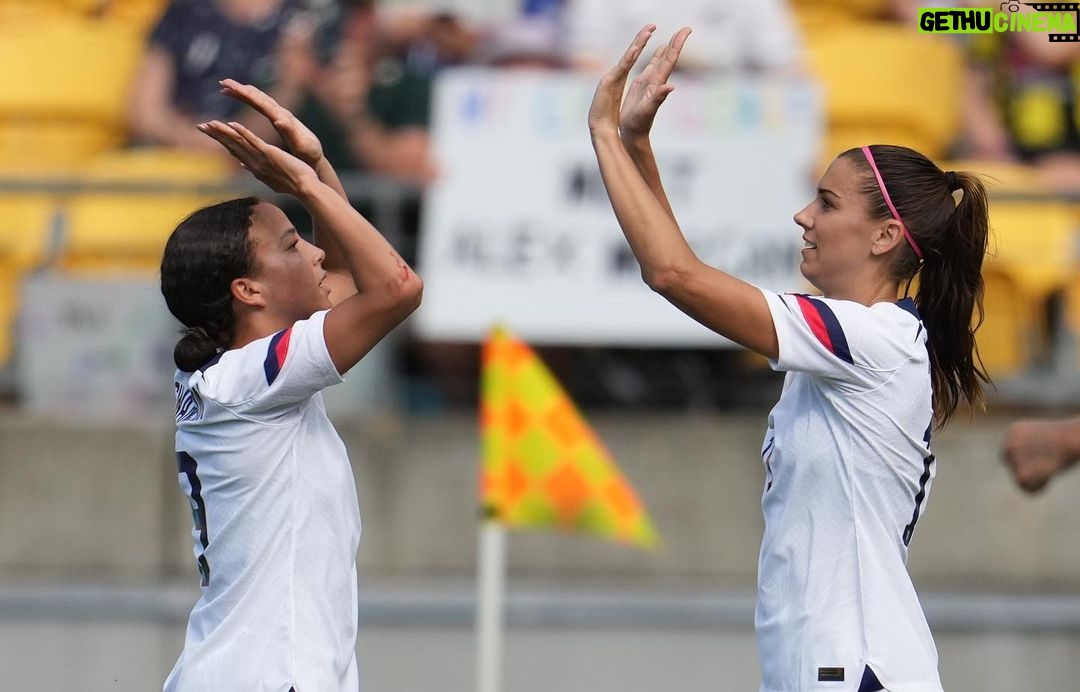 Alex Morgan Instagram - It’s game day with Mrs. Swanson😄 vs. NZL // 10PM E.T. // hbomax Aukland-New Zealand