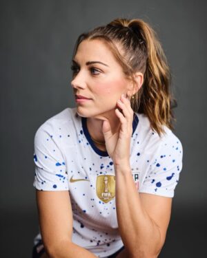 Alex Morgan Instagram - And the road to the World Cup continues🤘

2:30PM ET // TNT & Peacock