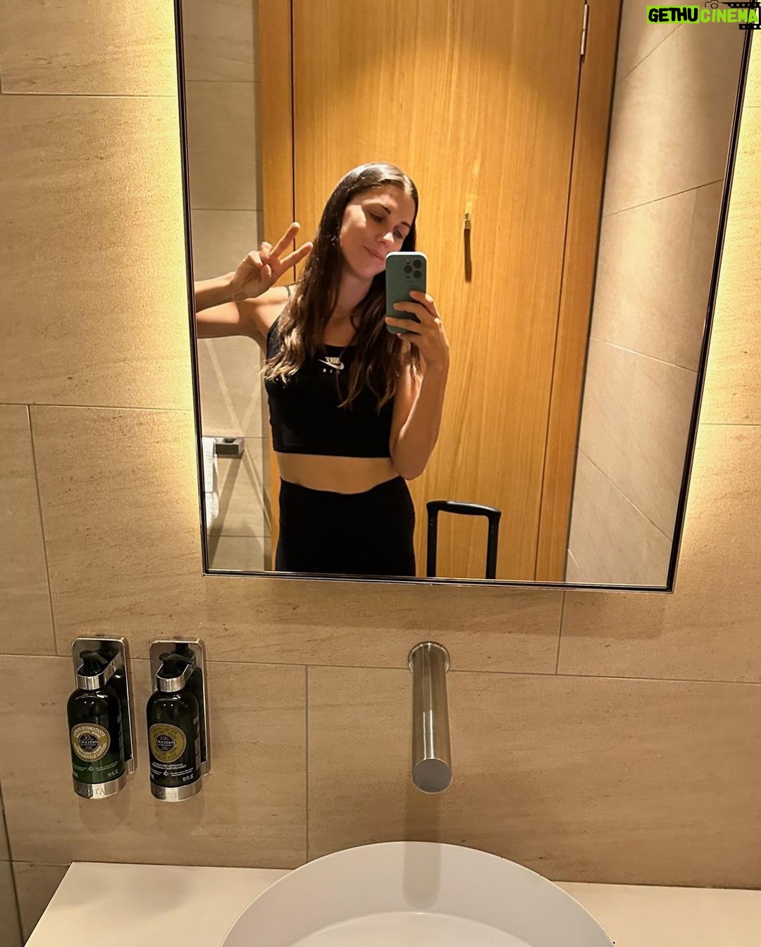 Alex Morgan Instagram - NZ adventures🥝🐨✌🏼 NewZealand