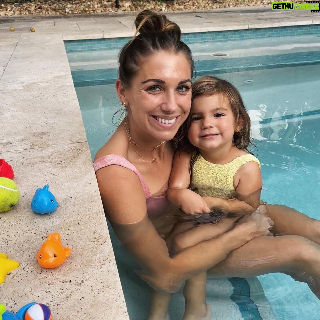Alex Morgan Instagram - Florida girls for the week🤌🏻