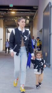 Alex Morgan Instagram - Doing this thing @togethxr 🤞🏼
