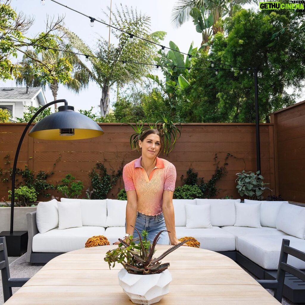 Alex Morgan Instagram - The patio is officially our favorite getaway😆 Thanks to @arhaus for keeping us cozy! #myarhaus