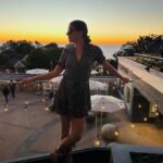 Alex Morgan Instagram – Sunsets&poems&smiles&poses