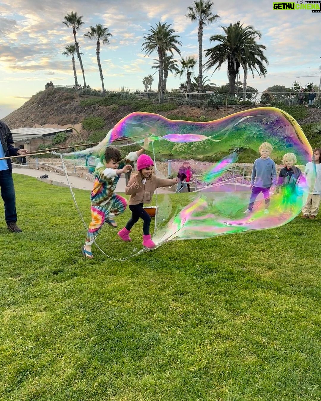 Alex Morgan Instagram - The last week of 2023 was one for the books. Onward and upward for 2024 🎆 San Diego, California