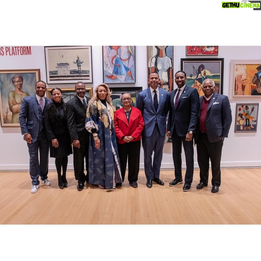 Alex Rodriguez Instagram - Honored to be on the campus of Clark Atlanta University to support @operationhopehq and their focus on financial literacy. It was a special night in a place so rich with art, history, culture and people. Founded in 1865, CAU is the first HBCU in the South. I think change starts with conversation. A special thanks to President French and @johnhopebryant for bringing me into this room of changemakers. I left feeling inspired and resolved to help bring awareness and shape the next generation of leaders.