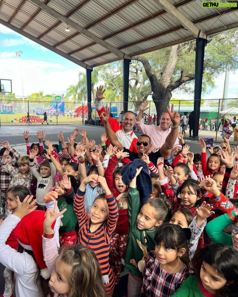 Alex Rodriguez Instagram - So thankful to be back at the annual @bgca_clubs Holiday Toy Drive in Miami. This organization was my safe place growing up, and it’s such a special feeling to give back to the kids on same baseball fields I grew up playing on. Miami-Dade County, Florida