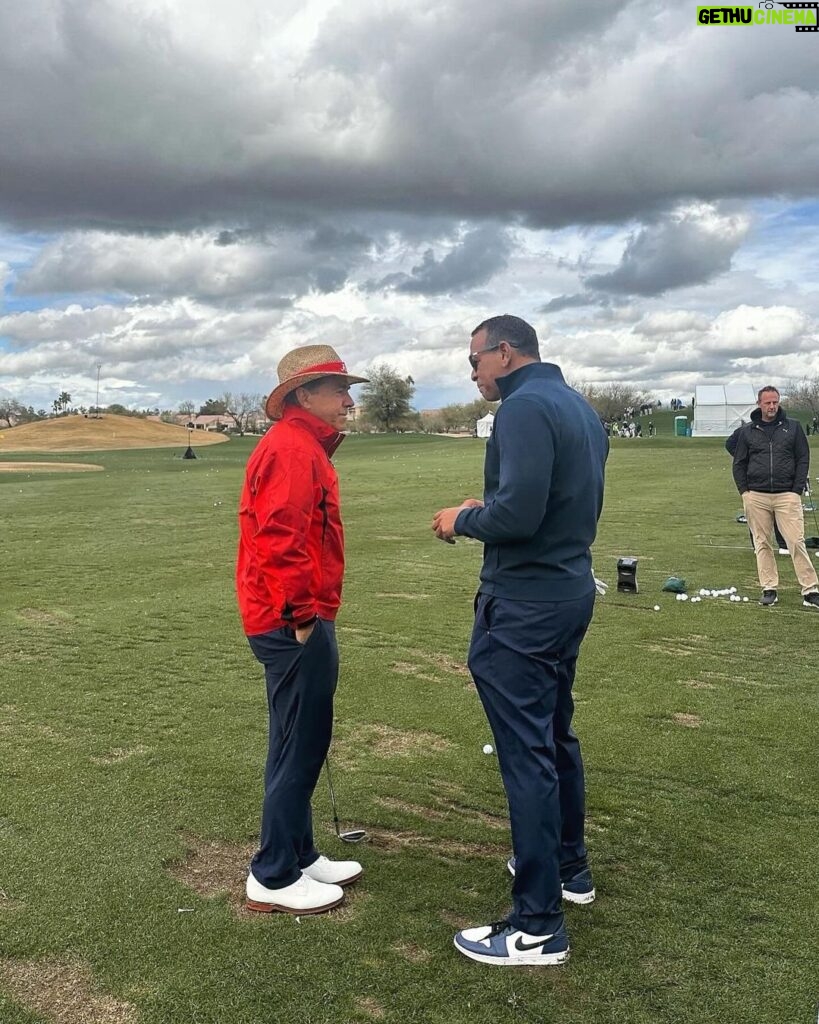 Alex Rodriguez Instagram - Rain or shine, I always have a great time at the @wastemanagement Open. Thanks to my excellent golf partner @grilloemiliano ⛳️ Phoenix, Arizona