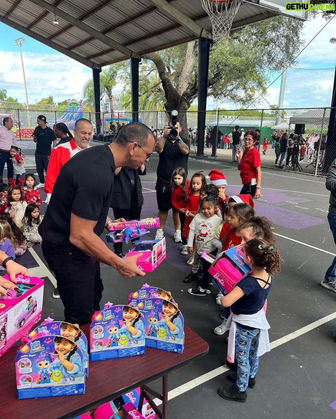 Alex Rodriguez Instagram - So thankful to be back at the annual @bgca_clubs Holiday Toy Drive in Miami. This organization was my safe place growing up, and it’s such a special feeling to give back to the kids on same baseball fields I grew up playing on. Miami-Dade County, Florida
