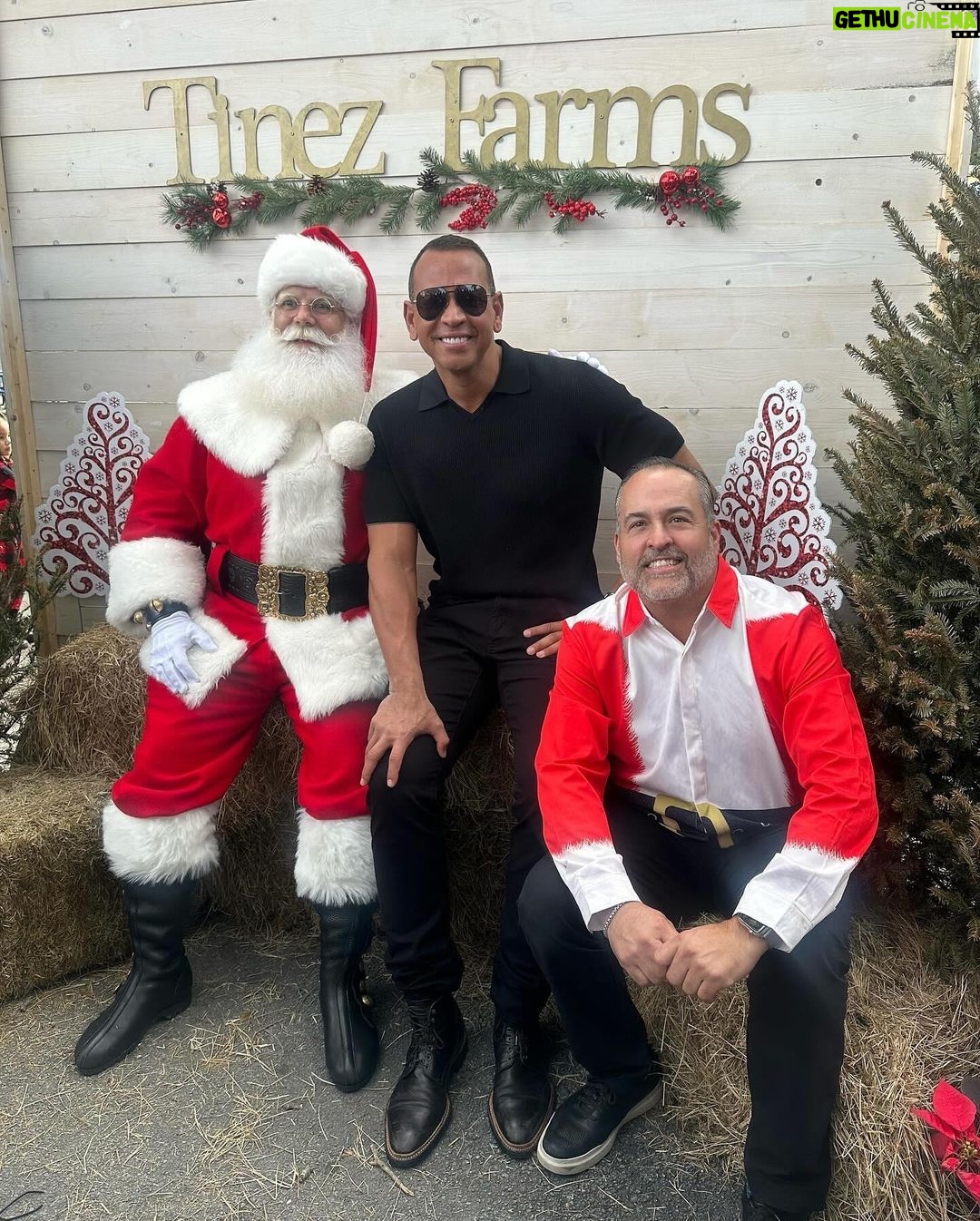 Alex Rodriguez Instagram - So thankful to be back at the annual @bgca_clubs Holiday Toy Drive in Miami. This organization was my safe place growing up, and it’s such a special feeling to give back to the kids on same baseball fields I grew up playing on. Miami-Dade County, Florida