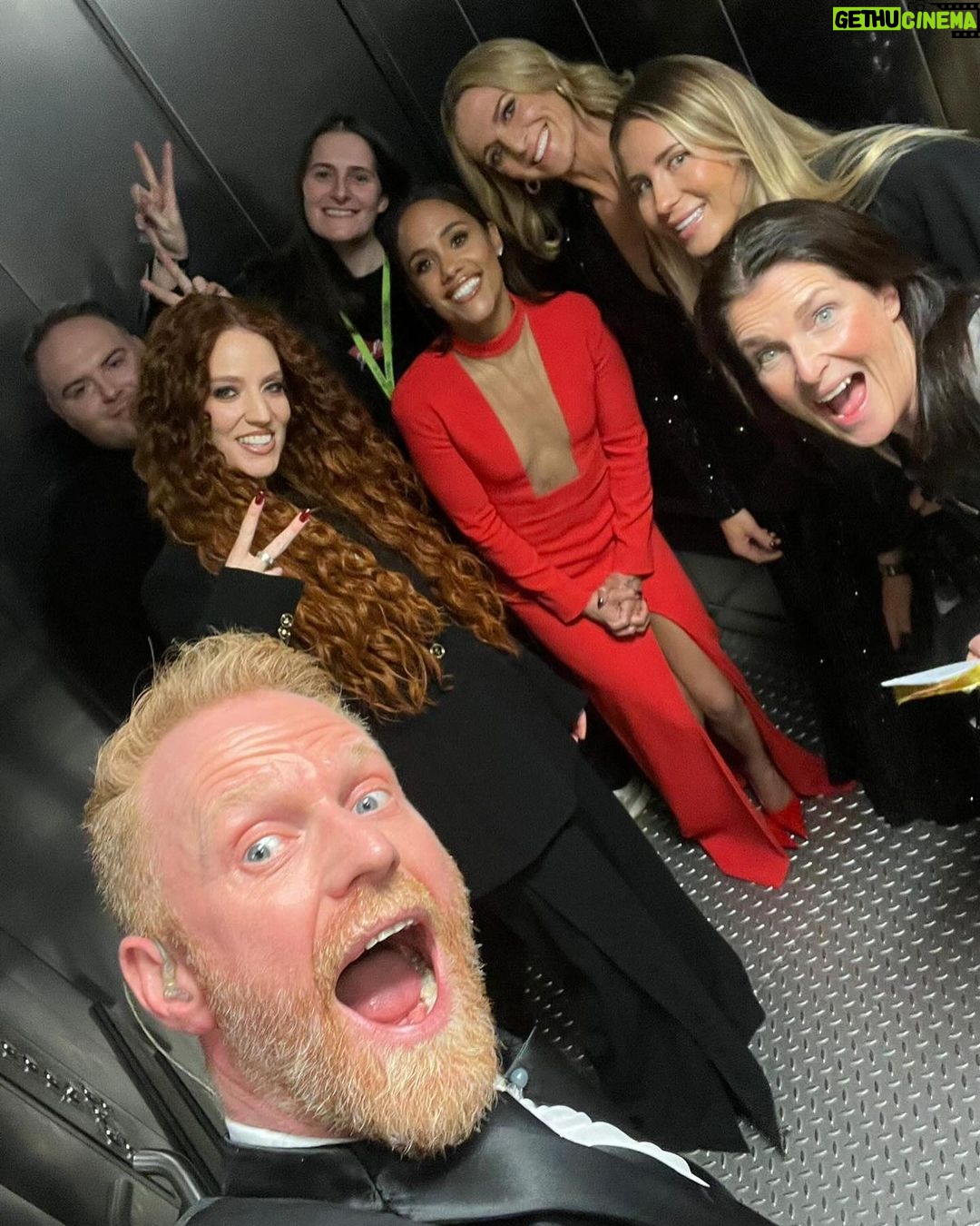 Alex Scott Instagram - The 70th BBC sports personality of the year 🙌🏾 Last show of 2023 and ending it on a high. Huge congratulations @1maryearps keeping breaking those glass ceilings. congratulations to everyone who was honoured on the evening and to all nominees. Sport has always had the power to inspire in so many ways and I look forward to another incredible year in which sport continues to do so 🖤