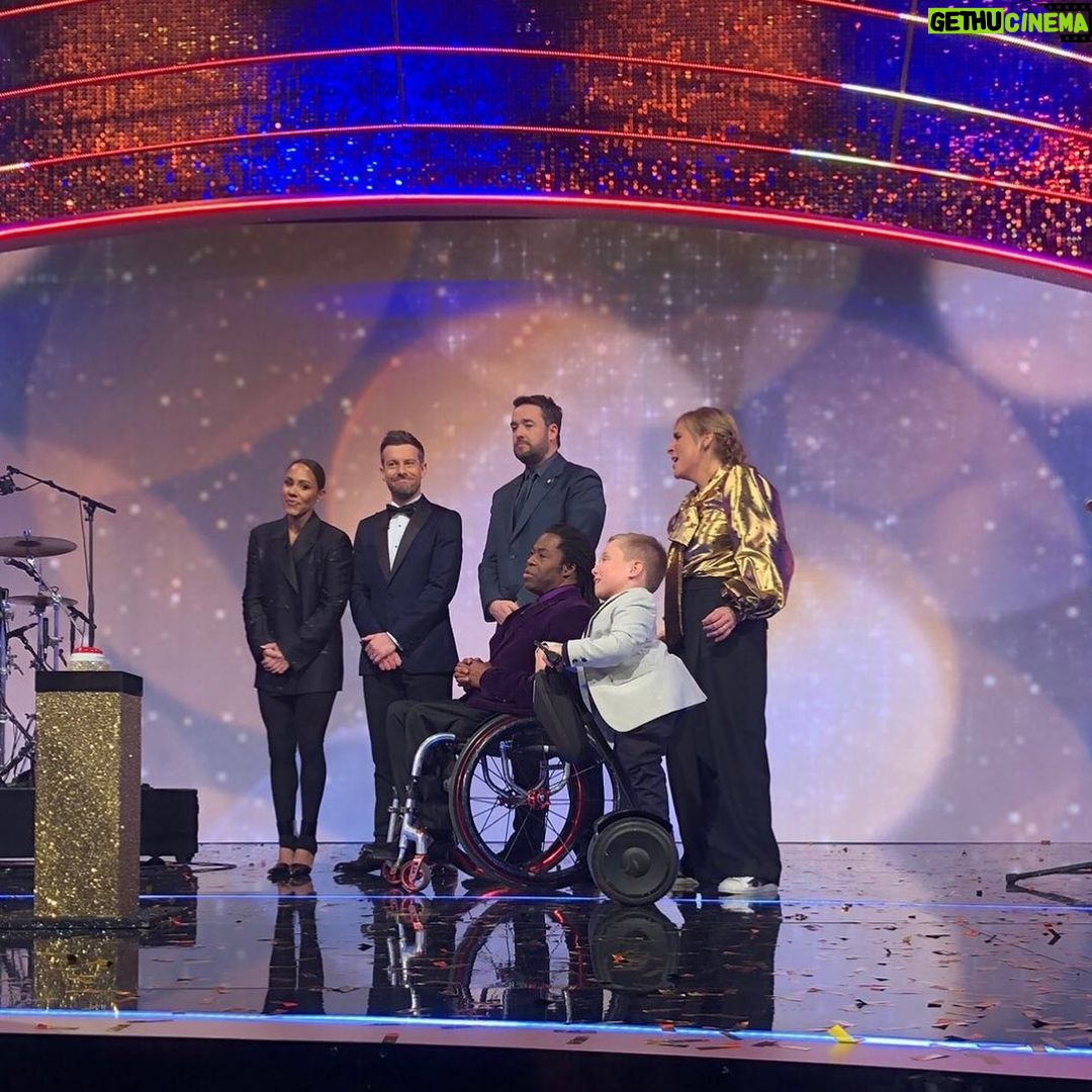 Alex Scott Instagram - An incredible evening once again being a small part of this ICONIC show that I have watched since I was a kid. It’s a huge honour to grace that stage alongside my co-hosts and to see first hand all the efforts put in by everyone to bring it all together. A staggering amount was raised once again, everyone coming together to help change lives is something so special. So many magical moments like @vernonkay to everyone at the @bbctheoneshow and the Challenge Squad to the studio audience and everyone at home cheering everyone on. My heart is full thinking about it all 🖤🥰 BBC Children in Need