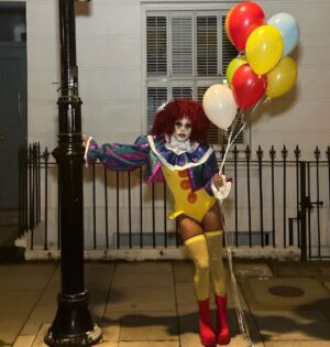 Alex Scott Instagram - ScottieWise the new PennyWise 🤡
:
Happy #halloween 
#pennywise 
:
DreamTeam Below 👇🏾🎃 👻 

@heidinorthmakeup 
@edmundbossmanhair 
@suhaines