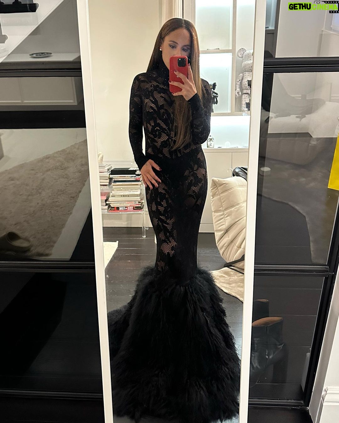 Alex Scott Instagram - Can I hear a little commotion for the dress 😮💨…..