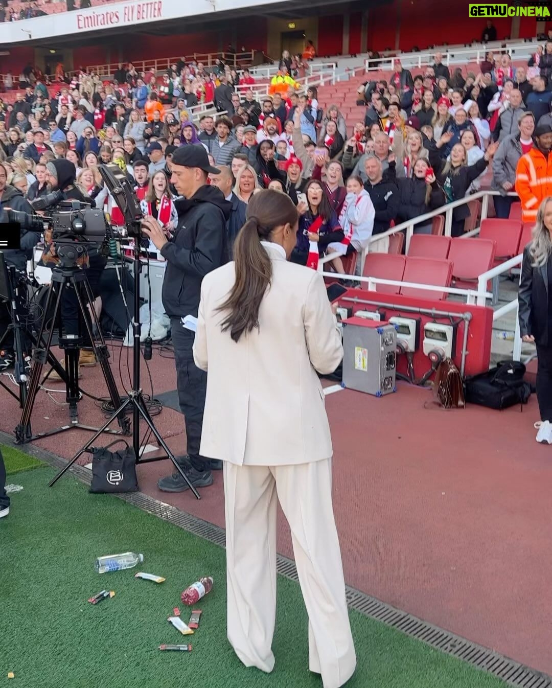 Alex Scott Instagram - Stay winning! Arsenal