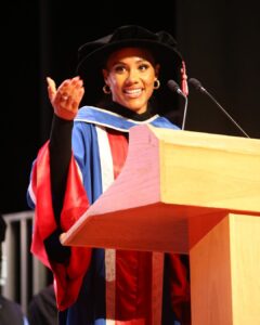 Alex Scott Instagram - Took mama to uni with me 🖤 Thank you @officialqmul for awarding me an Honorary Fellowship for invaluable contribution to the world of sport, social purpose and inclusion… what a special day. Slide 6: my friend Sarah graduated from the university 25 years ago, I was with her Celebrating her special day, fast forward to the present she came to celebrate with me 🥰