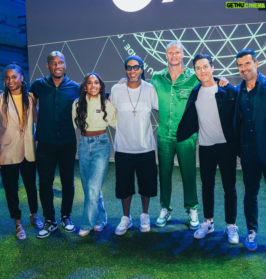 Alex Scott Instagram - Game recognising Game 🤝🏾 : EA Sports it’s (I’m) in the game… Can’t wait to share some more exciting news very soon 👀