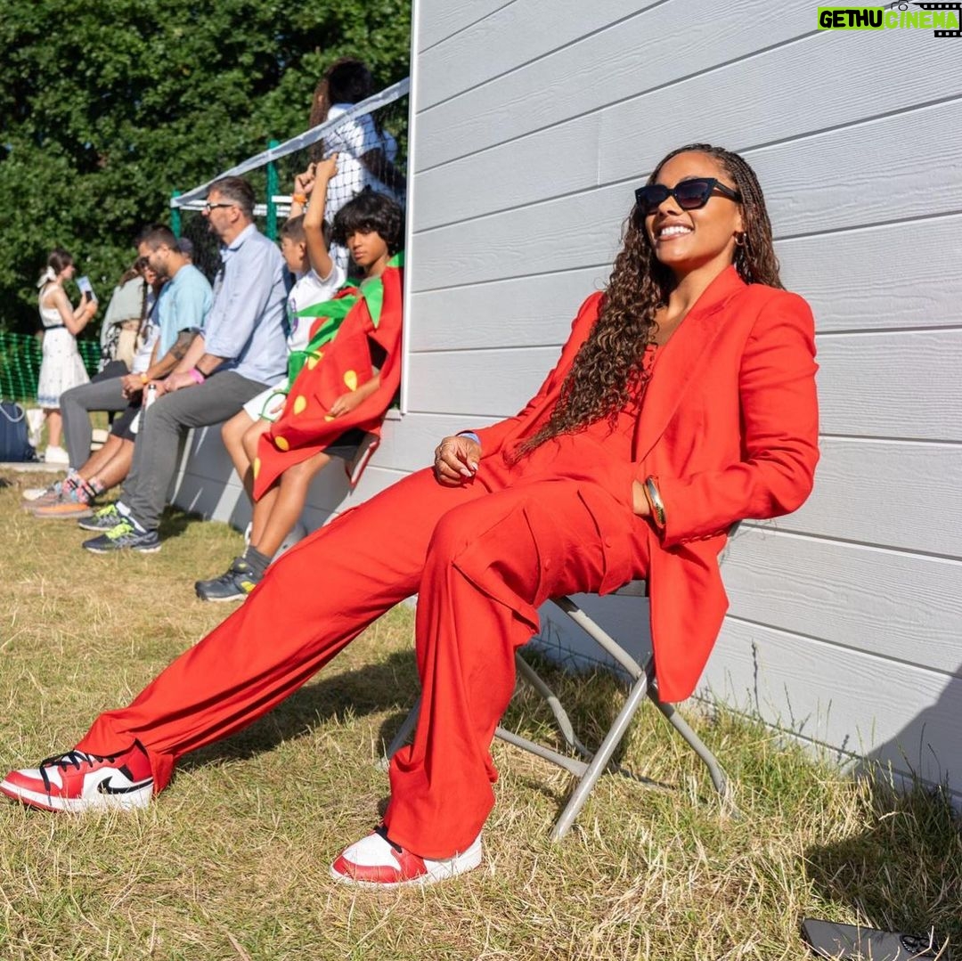 Alex Scott Instagram - It’s getting hot out here 🔥….