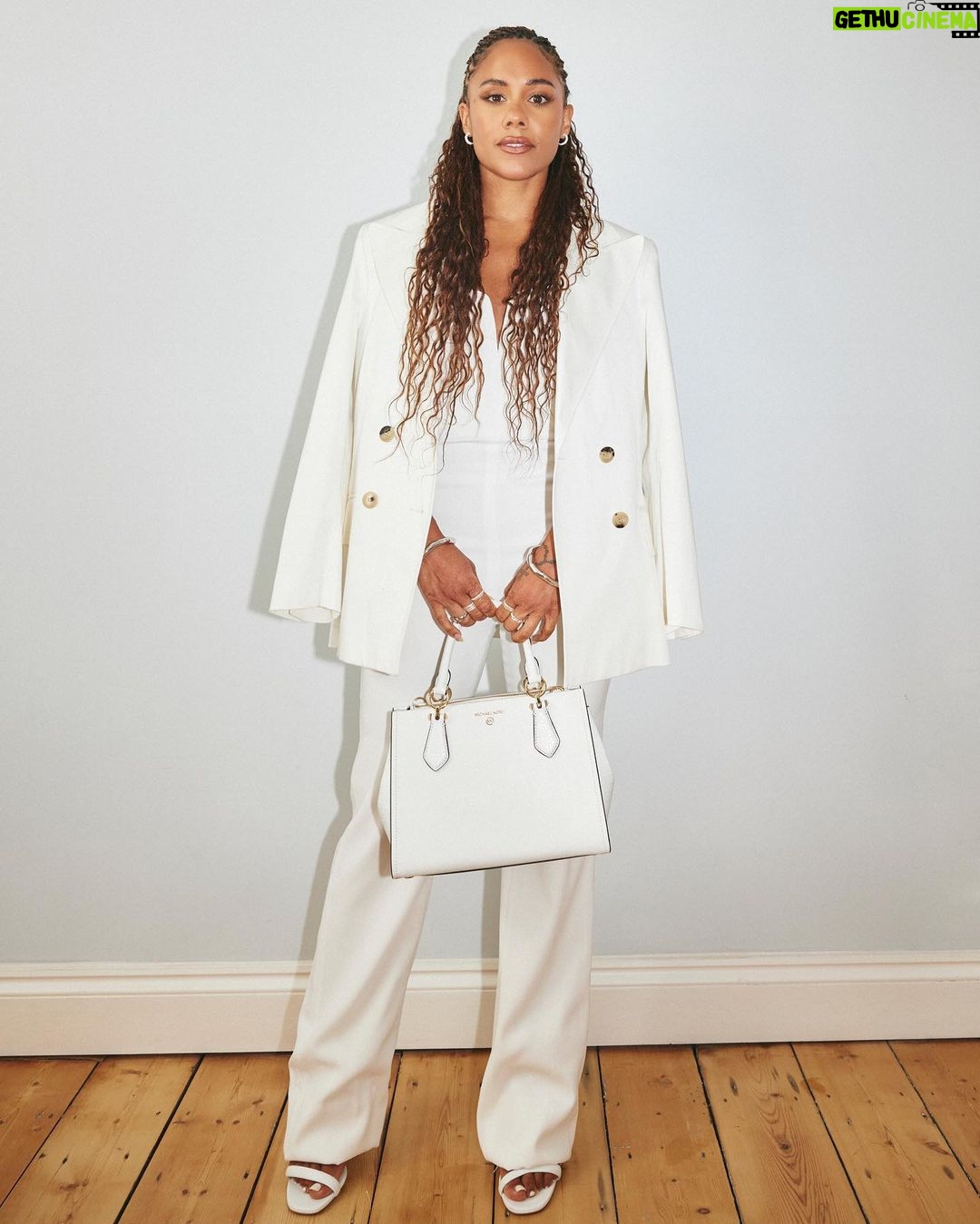 Alex Scott Instagram - Serving up some braids at Wimbledon 🎾 : : Thanks for having me @britishgq & @evianwater always a privilege to be invited and be in such great company