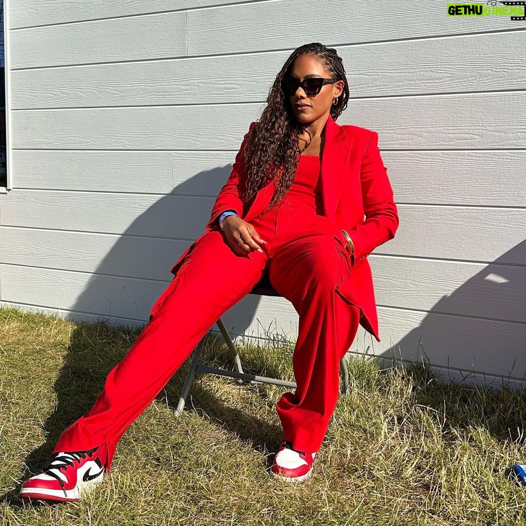 Alex Scott Instagram - It’s getting hot out here 🔥….