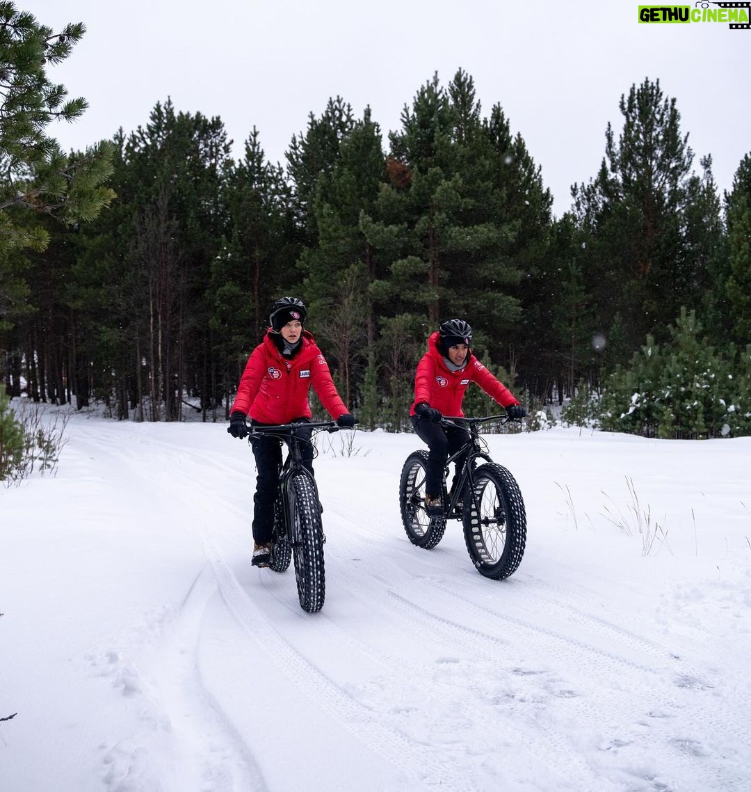 Alex Scott Instagram - Posted pictures of us smiling in training because I’m not sure how many there will be over the coming days 🥶🥶 Training all complete... #snowgoingbacknow A four-day endurance challenge taking on the unforgiving landscape of the Arctic to raise vital funds all for @ComicRelief. It’s going to be tough, long and very very cold but as one team we’re determined to raise as much money as we can to help try to tackle poverty and injustice around the world. Please donate if you can to… comicrelief.com/alex Thank you 🙏🏾 The Artic