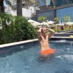 Alex Sparrow Instagram - Good day to chill and get ready for work 💪🏻 @rixospremiumdubai @azurebeachdubai 🤘🏻