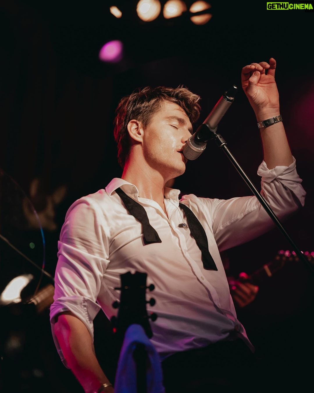 Alex Sparrow Instagram - My best memories are related to music. Without music in my life I would never know what it means to be really happy. ⠀ Все мои лучшие воспоминания связаны с музыкой. Не будь её в моей жизни, я бы не знал, что значит быть счастливым. И даже когда жизнь становится черно-белой, музыка способна снова сделать ее цветной ⠀ Напишите название песни, включив которую, вы сразу можете унестись в счастливый момент из прошлого ❤️ 📸 by @iamgooseva