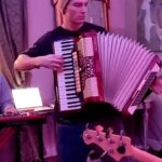 Alex Sparrow Instagram - LIBERTANGO home rehearsal 🪗🎻 Репетиции дома- это особый вид удовольствия и чистого творческого процесса ❤️ А вы любите это произведение так, как люблю его я?