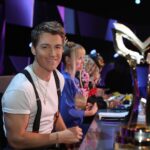 Alex Sparrow Instagram - The Masked Singer 🎭 New episode 👌 Уже через час на НТВ! Шикарные номера, великолепные песни! В сегодняшнем выпуске я решил дать вам возможность максимально насладиться выступлениями участников и речами моих замечательных коллег ❤️